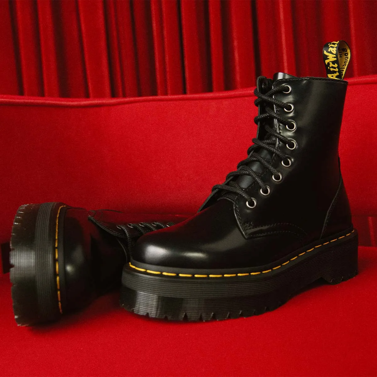 נעלי ד"ר מרטינס גיידון Dr. Martens Jadon Boots Platform