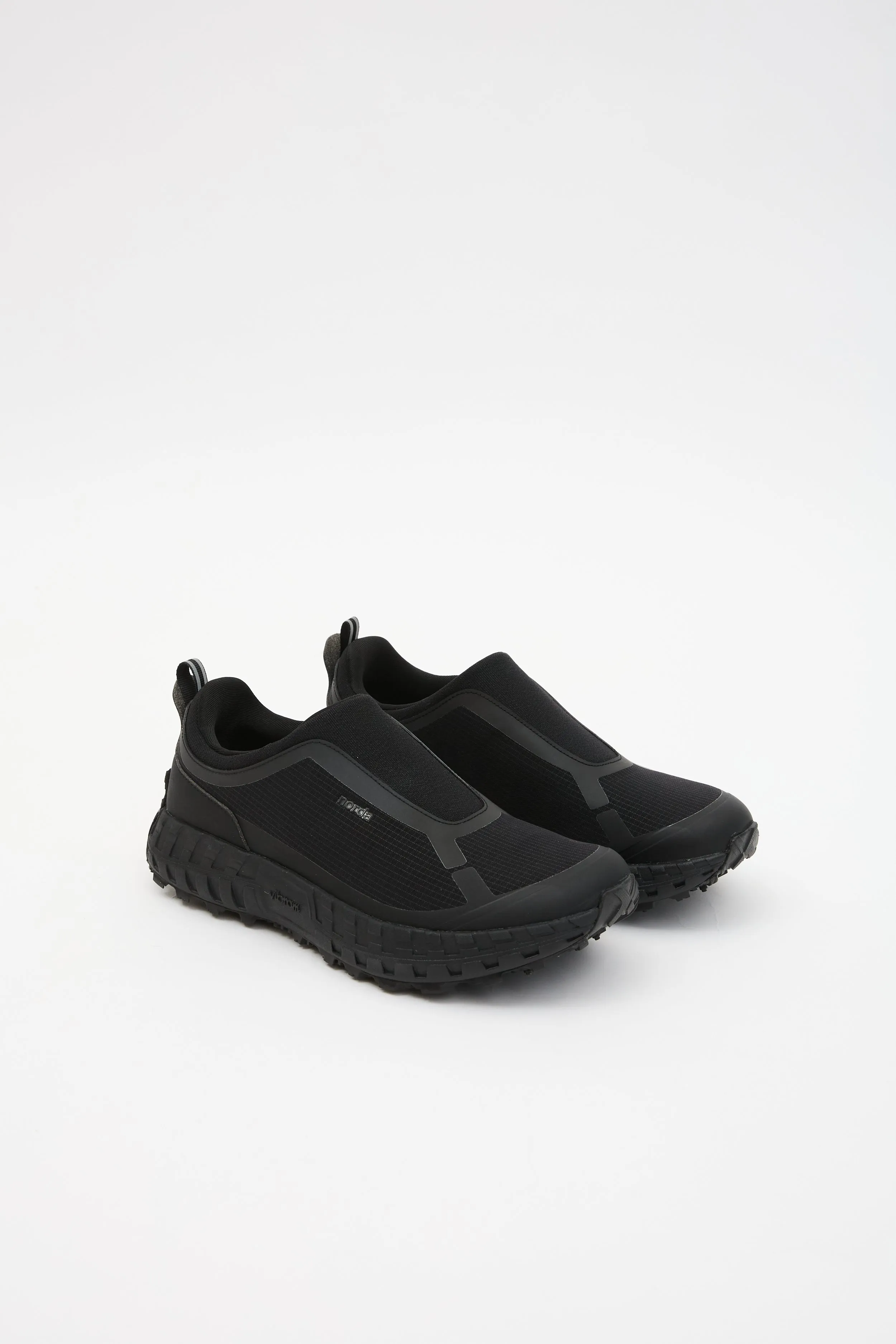 003 Pitch Black M