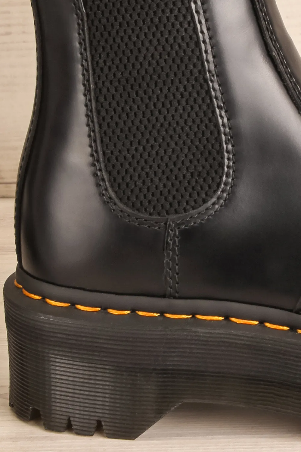 2976 Polished Smooth Platform Chelsea Boots