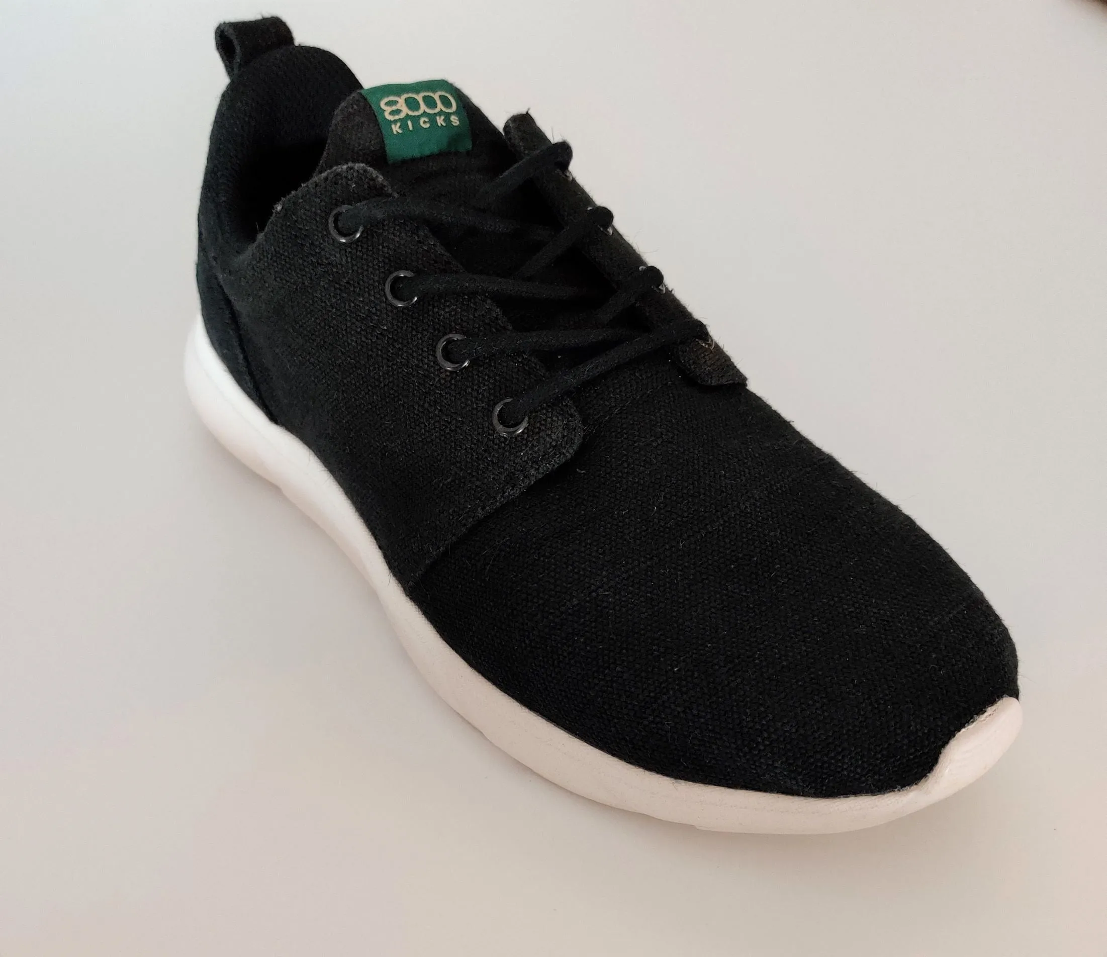 8000 KICKS | Explorer V2 Sneakers in Black/White