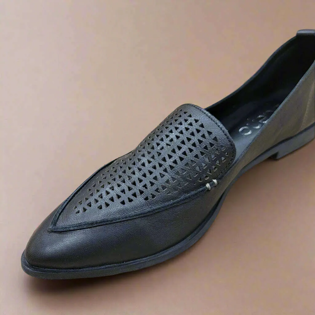 BUENO - BLAZEY - Black & Walnut