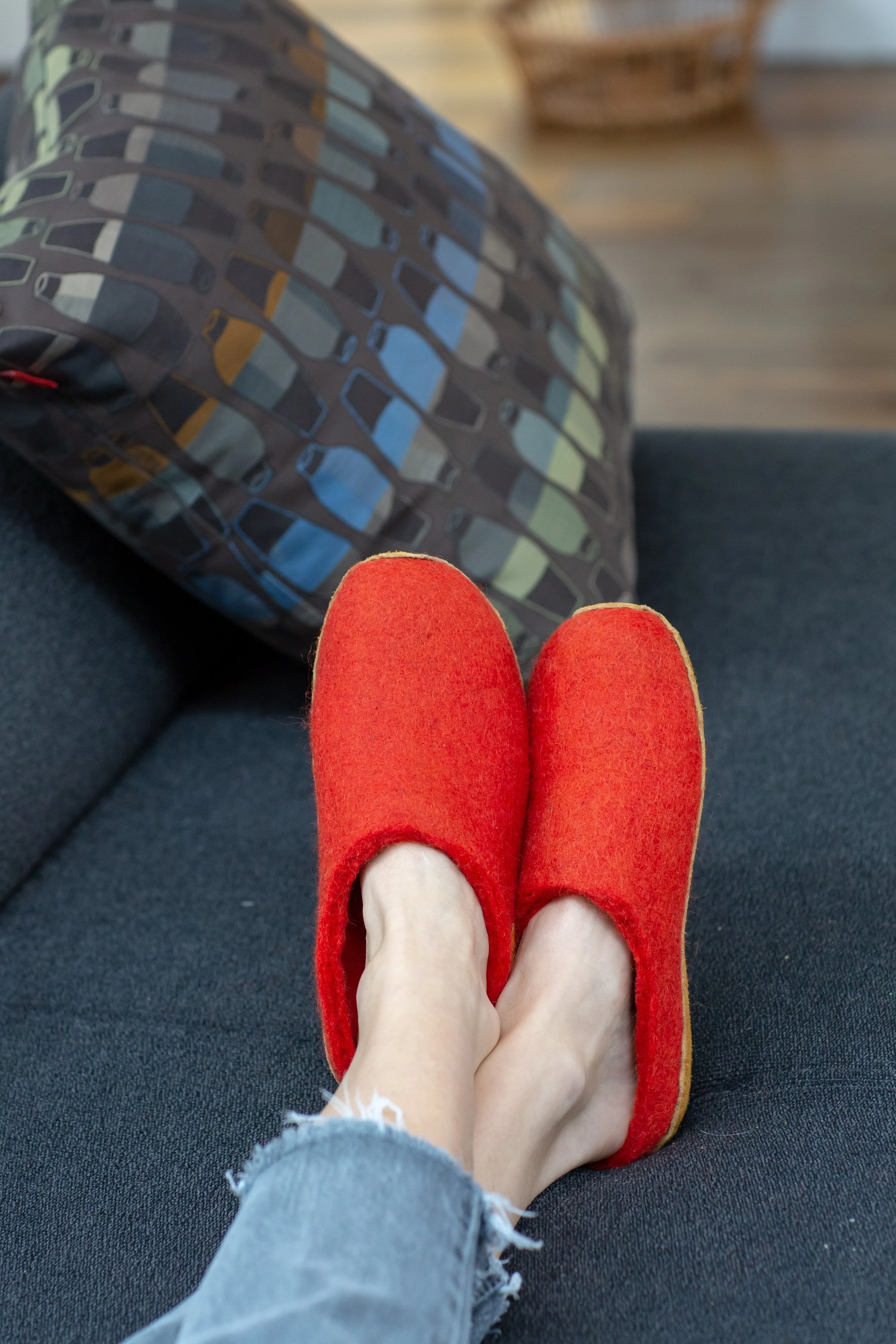 Nauseni Handmade Wool Felt Slippers Yeti White