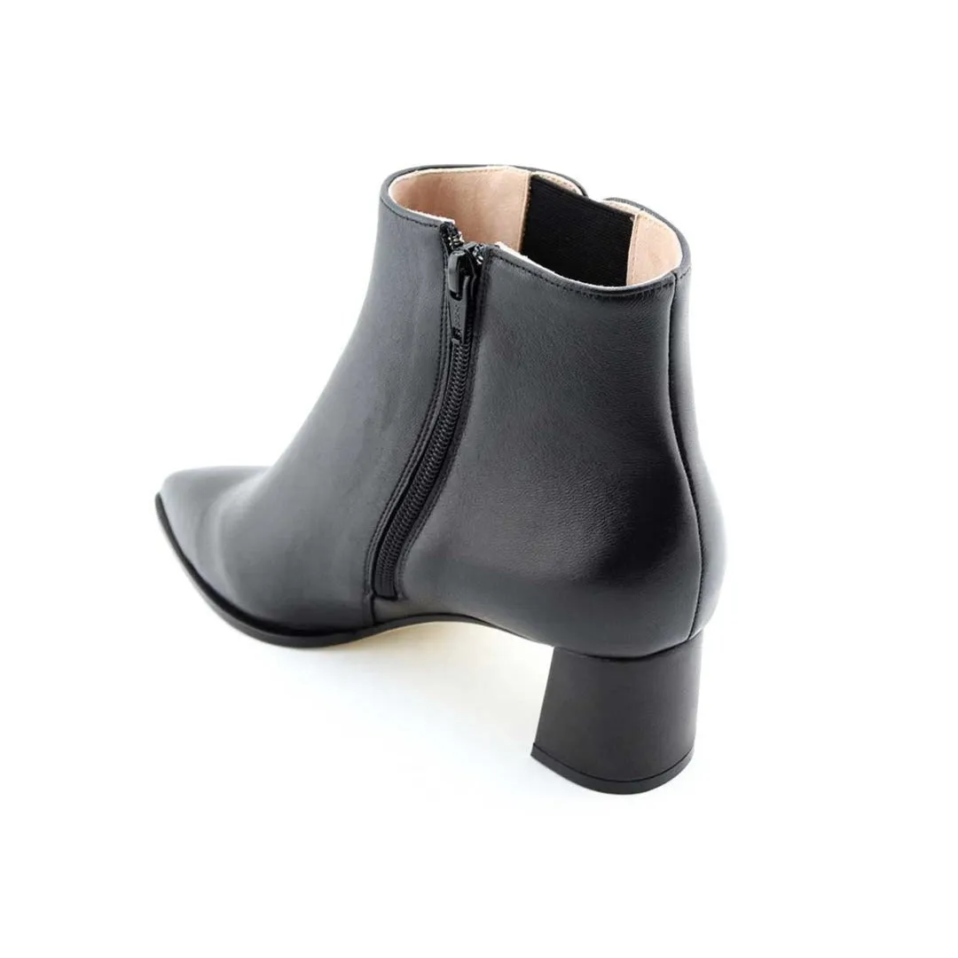 [SAMPLE] Black Calf Leather Lower Block Ankle Boot