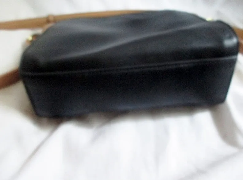 TRAVELSMITH RFID Crossbody Bag with Anti-Theft Pacsafe Shoulder Vegan BLACK CAMEL