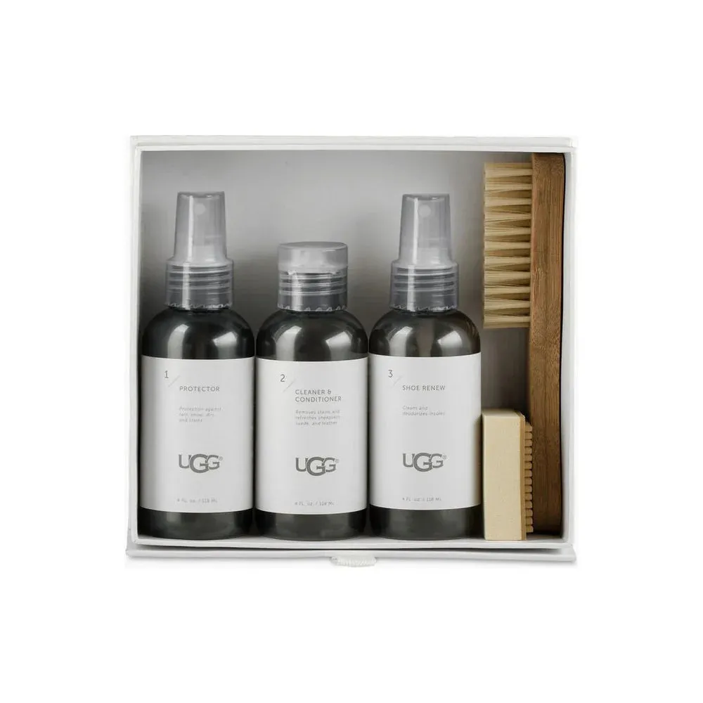 UGG Women Goldenstar Clog Sand   UGG Care Kit Bundle