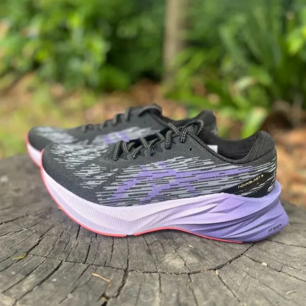 Womens ASICS Novablast 3